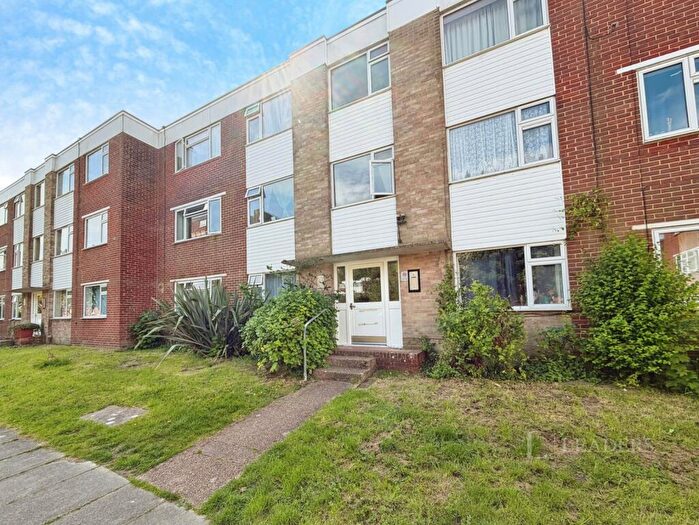 2 Bedroom Flat To Rent In St. Pancras Gardens, Lewes, East Sussex, BN7