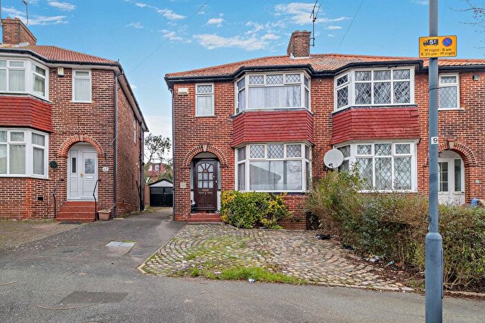 3 Bedroom Semi Detached House For Sale In Lodore Gardens, London, NW9