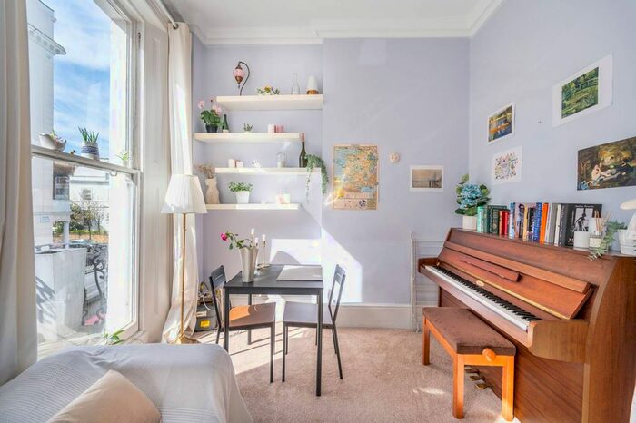 1 Bedroom Flat To Rent In Dawson Place, Notting Hill, London, W2