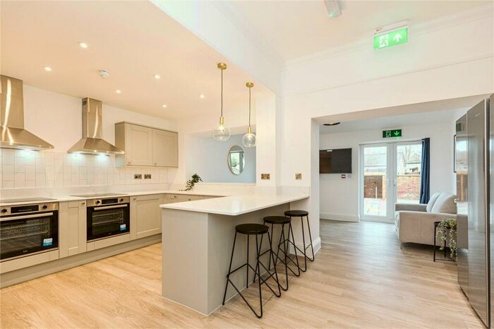 8 Bedroom Semi-Detached House To Rent In Shrubbery Road, Bristol, BS16