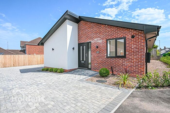 2 Bedroom Detached Bungalow For Sale In Leyland Road, Penwortham, PR1