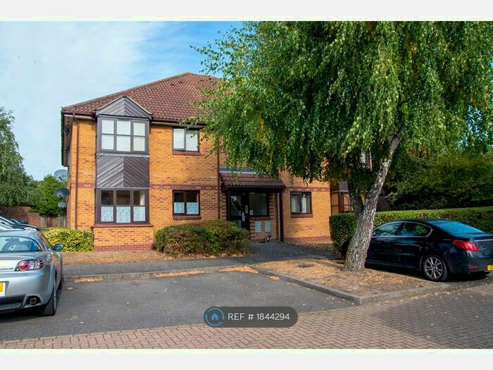 1 Bedroom Flat To Rent In Holland Close, Romford, RM7