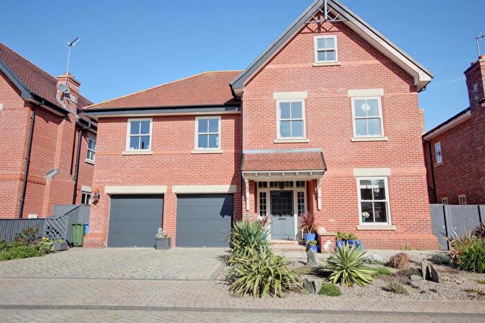 5 Bedroom Detached House For Sale In Gallows Lane, Beverley, HU17