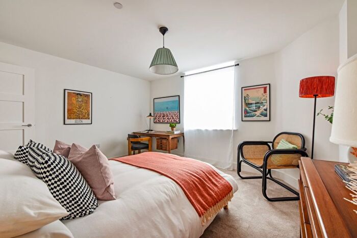 3 Bedroom Flat To Rent In Kingsway, Hove, BN3