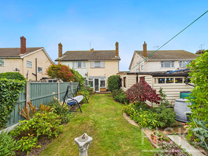 3 Bedroom Semi-Detached House For Sale In Shoebury Road, Southend-on-sea, SS3