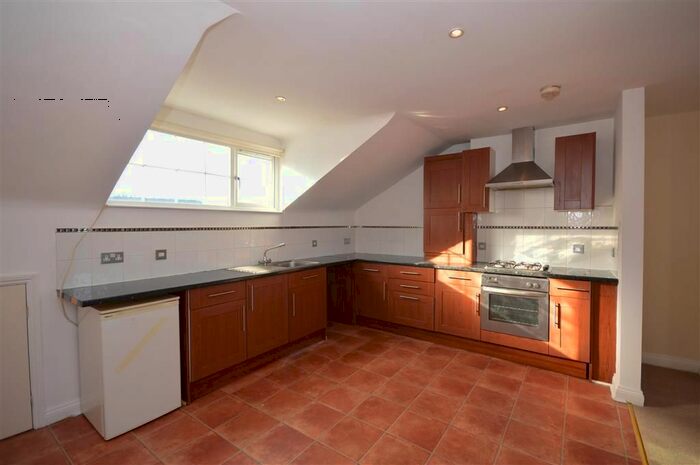 2 Bedroom Flat To Rent In Wellington Street, Kettering, NN16