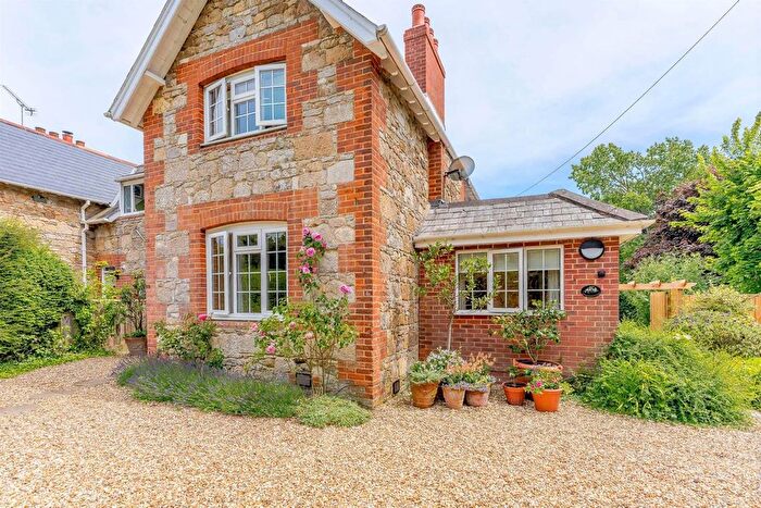 4 Bedroom Semi-Detached House For Sale In Bowcombe Road, Newport, PO30