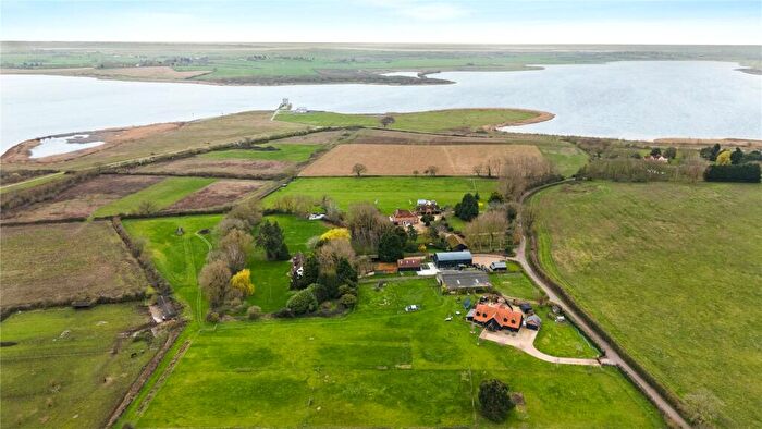 4 Bedroom Detached House For Sale In Fields Farm Road, Layer-de-la-Haye, Colchester, Essex, CO2