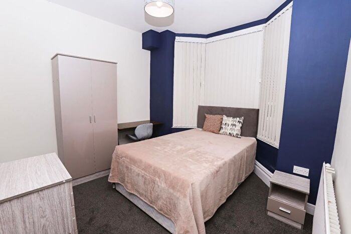 5 Bedroom Terraced House To Rent In Crescent Road, Middlesbrough, TS1