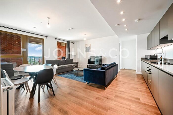 3 Bedroom Apartment To Rent In Vista Heights, Ilderton Road, SE15