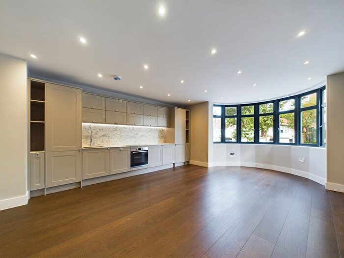 1 Bedroom Flat For Sale In Brondesbury Park, London, NW6