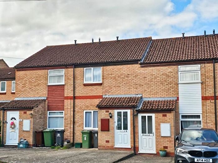 2 Bedroom Terraced House To Rent In Chestnut Close, Quedgeley, GL2