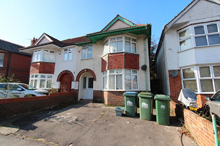 6 Bedroom Terraced House To Rent In Shaftesbury Avenue, Southampton, SO17