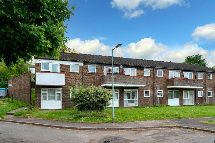 2 Bedroom Flat To Rent In Royal Court, Hemel Hempstead, HP3