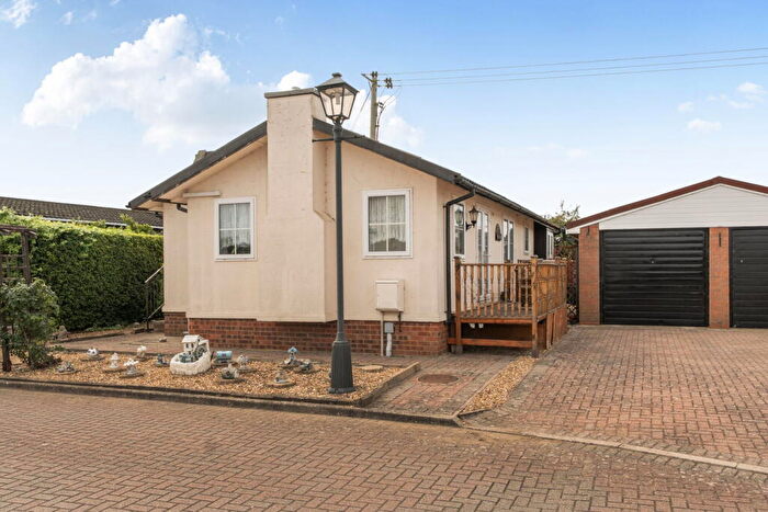 2 Bedroom Park Home For Sale In Clifton Park, New Road, Shefford, Bedfordshire, SG17