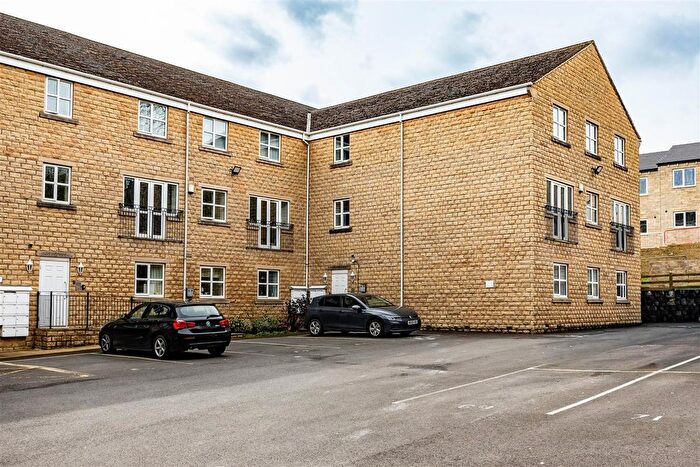 2 Bedroom Flat For Sale In Mount Lane, Brighouse, HD6