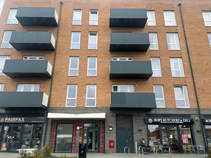 2 Bedroom Apartment To Rent In Crest House, Hilltop, Hatfield, AL10