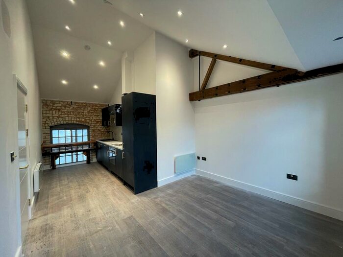 1 Bedroom Flat To Rent In Overstone Road, Northampton, NN1