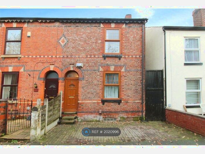 4 Bedroom Semi-Detached House To Rent In Philip Street, Eccles, Manchester, M30