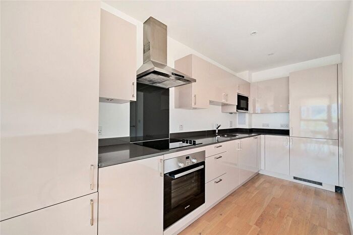 2 Bedroom Flat To Rent In Burgess Springs, Chelmsford, CM1