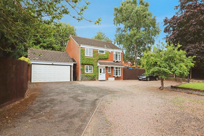 4 Bedroom Detached House For Sale In Pheasant Close, Kidderminster, DY10