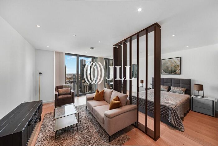 Flat To Rent In Landmark Pinnacle, Marsh Wall, E14