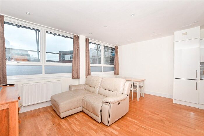 2 Bedroom Flat For Sale In London Road, East Grinstead, West Sussex, RH19