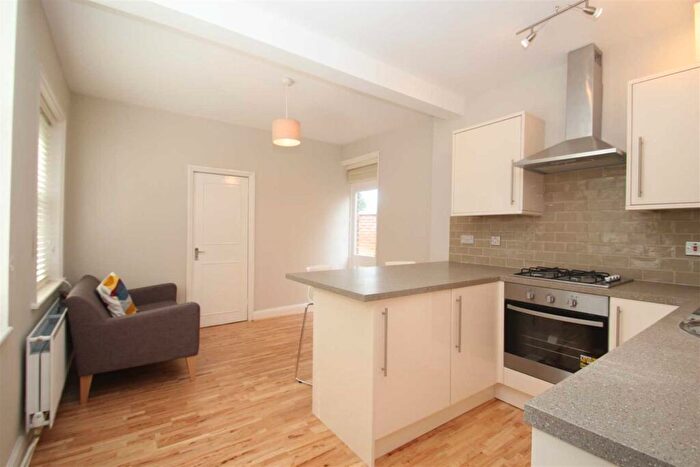 1 Bedroom Flat To Rent In Cromwell Avenue, Highgate, N6