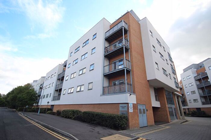 1 Bedroom Flat For Sale In Sovereign Way, Tonbridge, TN9