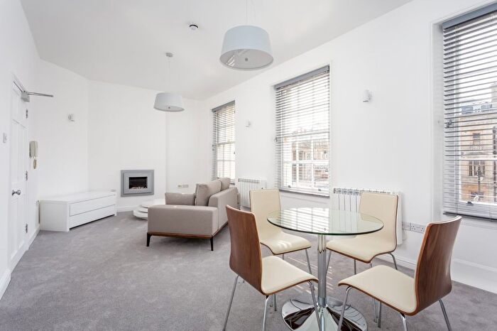 1 Bedroom Flat To Rent In High Street, Cheltenham, GL50