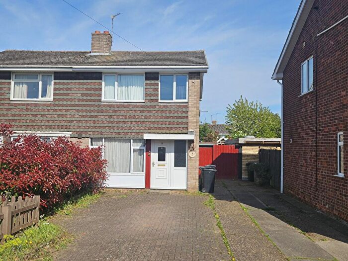 3 Bedroom House To Rent In Hill View Close, Grantham, NG31