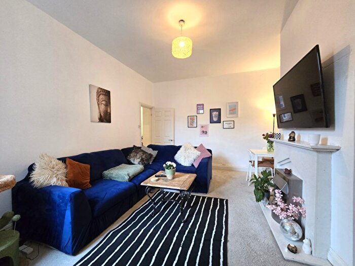 2 Bedroom Flat To Rent In Warwick Street, Heaton, Newcastle Upon Tyne, NE6