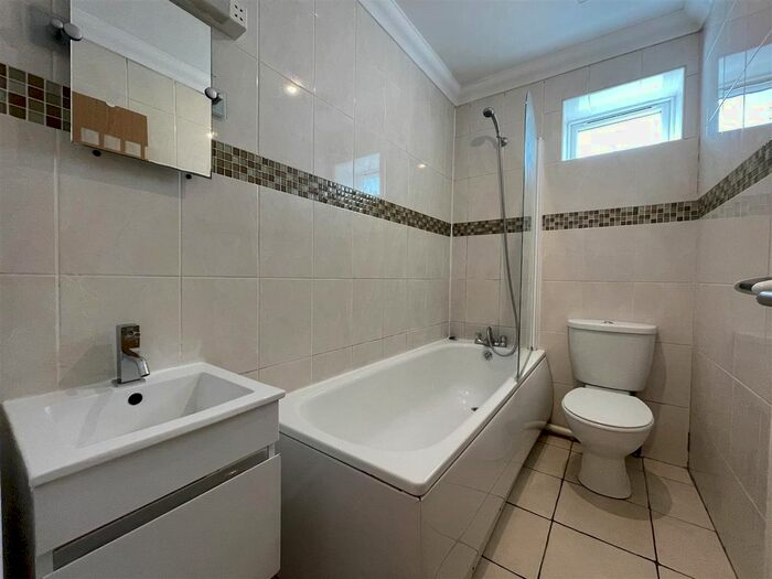 1 Bedroom Flat To Rent In The Walk, Roath, Cardiff, CF24