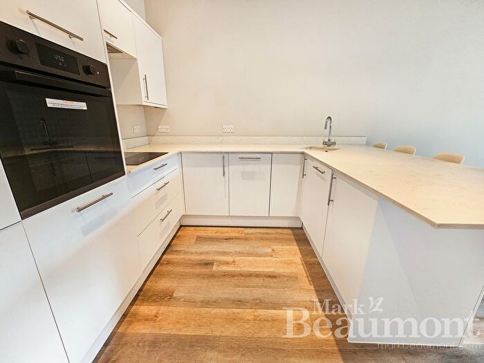 2 Bedroom Flat To Rent In Southlands Road, Bromley Common, BR2