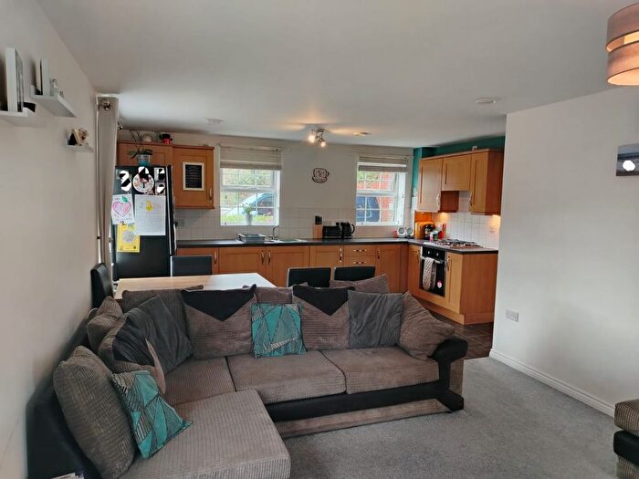 2 Bedroom Flat For Sale In Chalkpit Lane, Chinnor, OX39