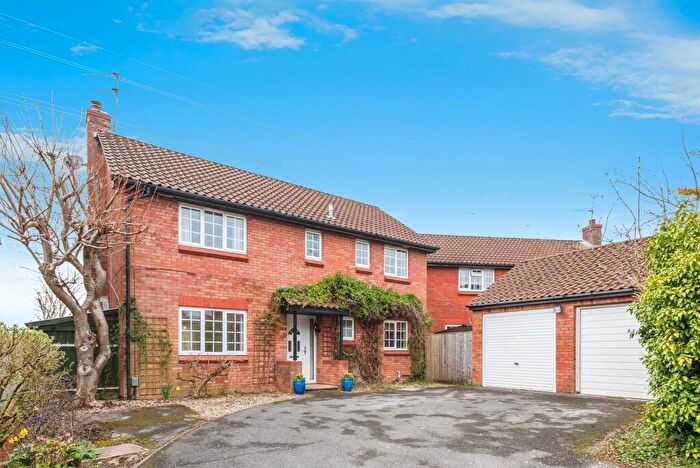 4 Bedroom House To Rent In Coppice Close, Swindon, SN2