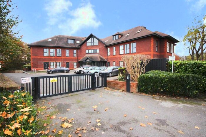 2 Bedroom Apartment To Rent In Carey Road, Wokingham, RG40