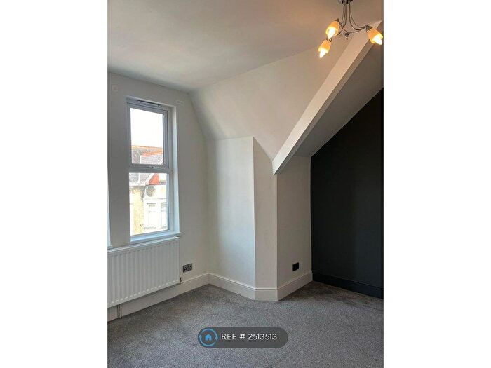 1 Bedroom Flat To Rent In Mary Street, Porthcawl, CF36