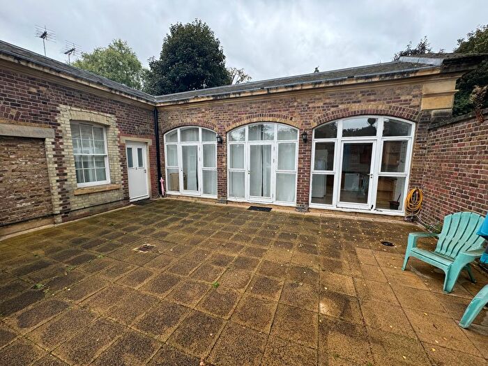 2 Bedroom Semi-Detached House To Rent In Royal Drive, London, N11