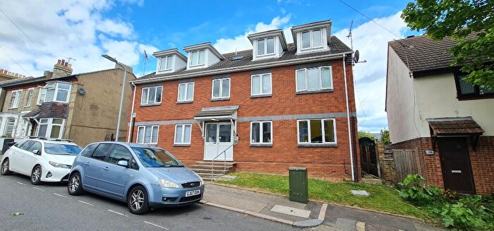 1 Bedroom Flat To Rent In Southend-On-Sea, Essex, SS1