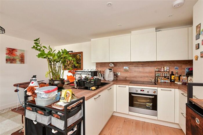 2 Bedroom Flat For Sale In Northdown Road, Margate, Kent, CT9