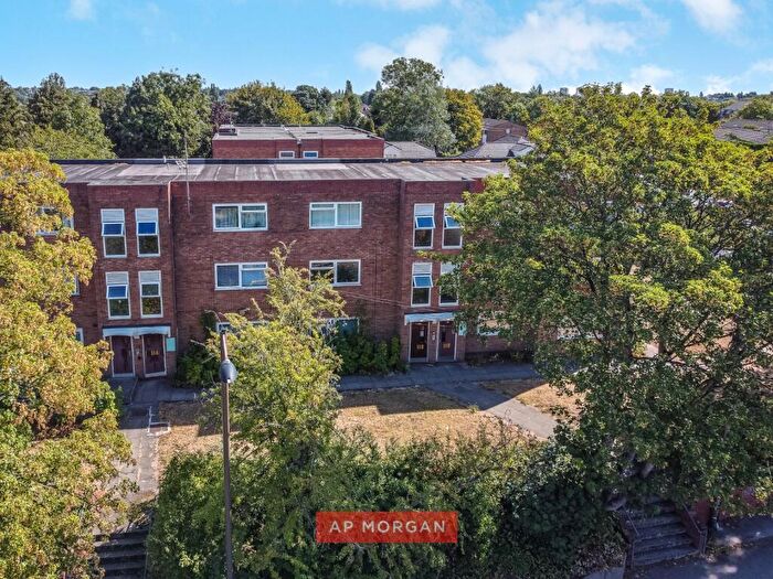 2 Bedroom Apartment For Sale In Broad Meadow Lane, Kings Norton, Birmingham, West Midlands, B30