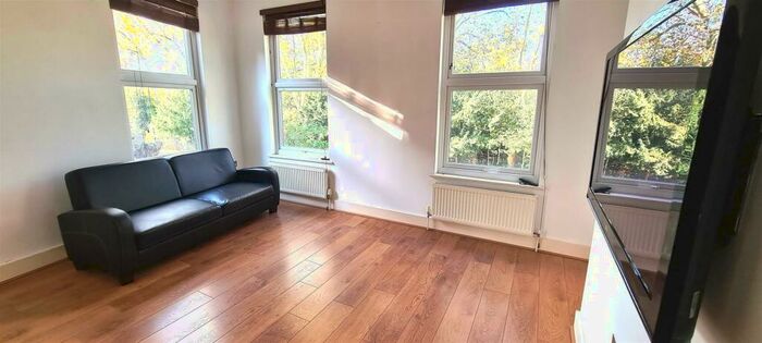 1 Bedroom Flat To Rent In Middle Lane, Crouch End, N8