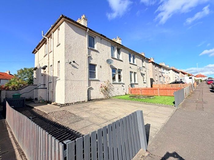 2 Bedroom Flat For Sale In Macindoe Crescent, Kirkcaldy, KY1