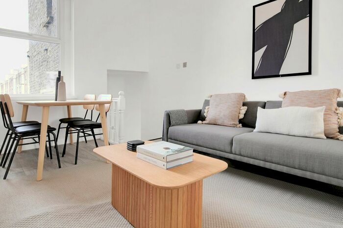 2 Bedroom Flat To Rent In Earl's Court, SW5