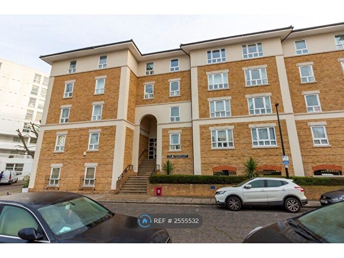 2 Bedroom Flat To Rent In Galleons View, London, E14