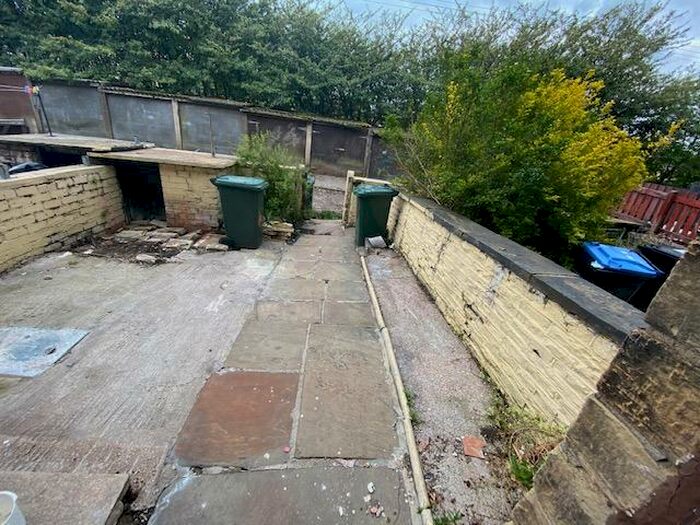 3 Bedroom Terraced House To Rent In Oxford Road, Bradford, West Yorkshire, BD2