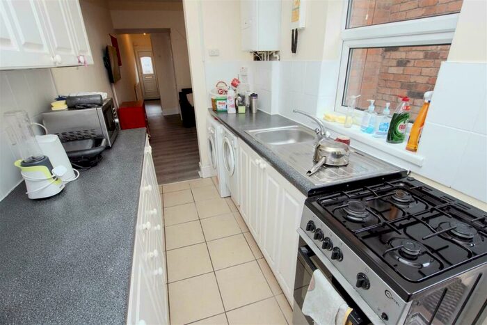 4 Bedroom House To Rent In Tiverton Road, Birmingham, B29