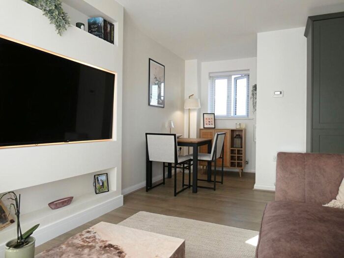 2 Bedroom Maisonette For Sale In Banbury Drive, Hampton Water, PE7