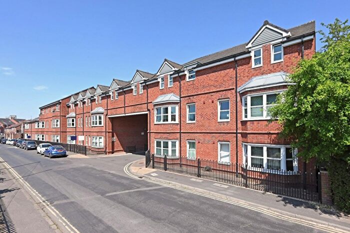 2 Bedroom Flat To Rent In Little Hallfield Road, York, North Yorkshire, YO31